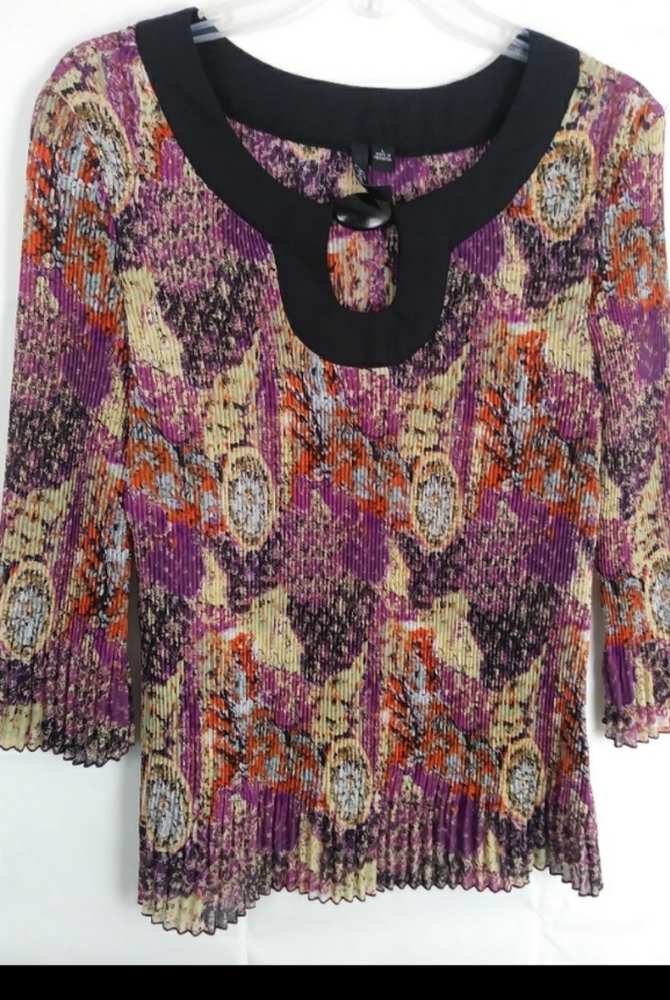 Essentials By Milano multicolor keyhole blouse L